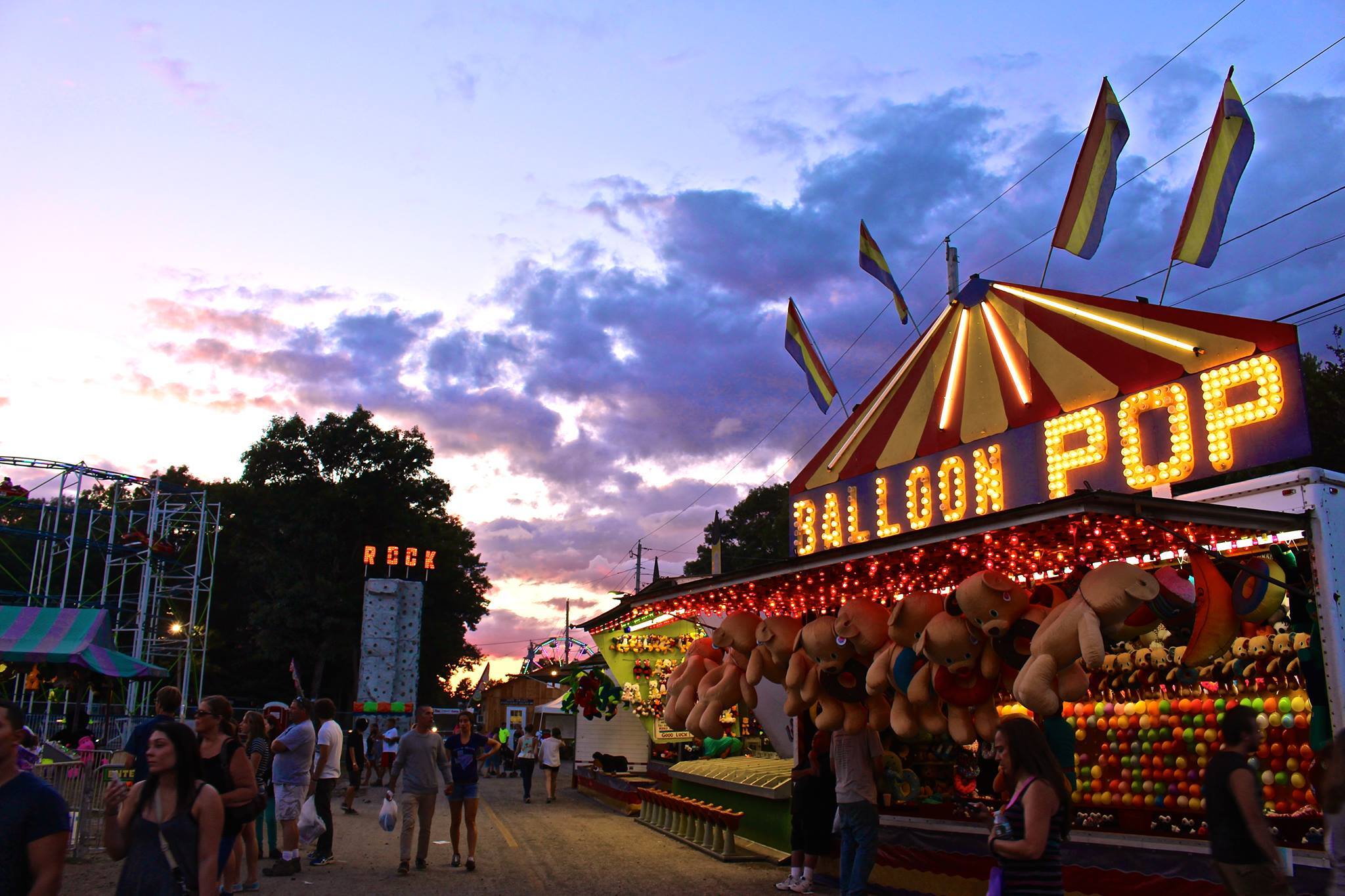 rockwell amusments image3 Wapping Fair Back in Action! - BISTRO BUDDY | Food & Drink Community Network  Join the Wapping Fair in South Windsor, CT, from September 5-8, 2024, for rides, crafts, shows, and more. Discover a community tradition reborn!