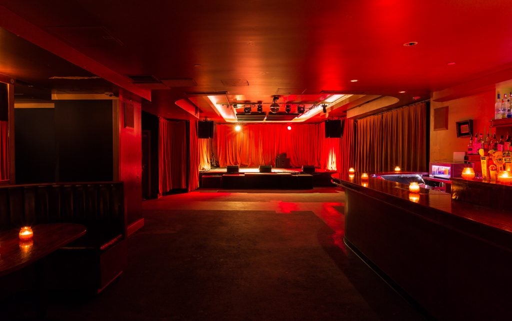 Discover Barboza, Seattle’s hidden gem for live music. Located beneath Neumos, this intimate venue offers a curated lineup, rich history, and a unique experience in the heart of Capitol Hill.
