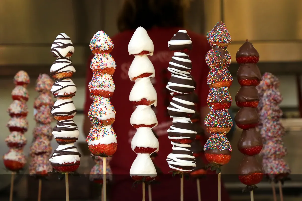 Boston, Boston chocolate-covered fruit truck, Boston festival dessert food truck, customizable chocolate-covered fruit, unique food truck catering, chocolate-dipped treats Boston, BerrySweets mobile food truck catering, best dessert trucks in Boston
