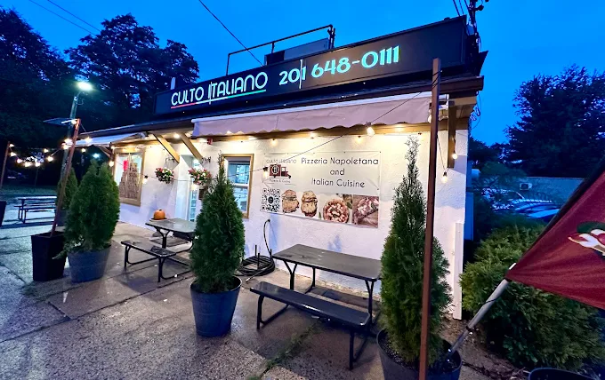 culto italiano pizzeria, authentic italian pizza, wood fired pizza, italian restaurant, fresh ingredients pizza, neapolitan pizza, best pizza near me, italian dining experience, culto italiano menu, culto italiano reviews, culto italiano location, culto i